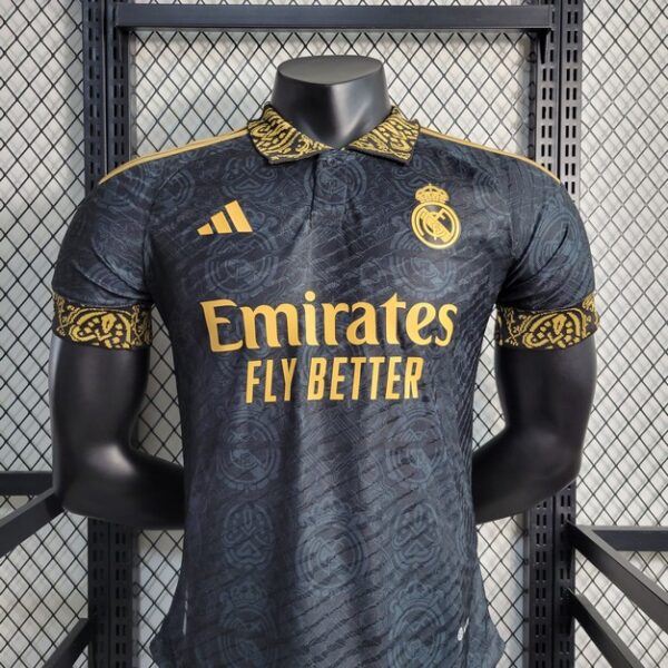 Player Version Real Madrid 2023/24 Classic Edition Jersey